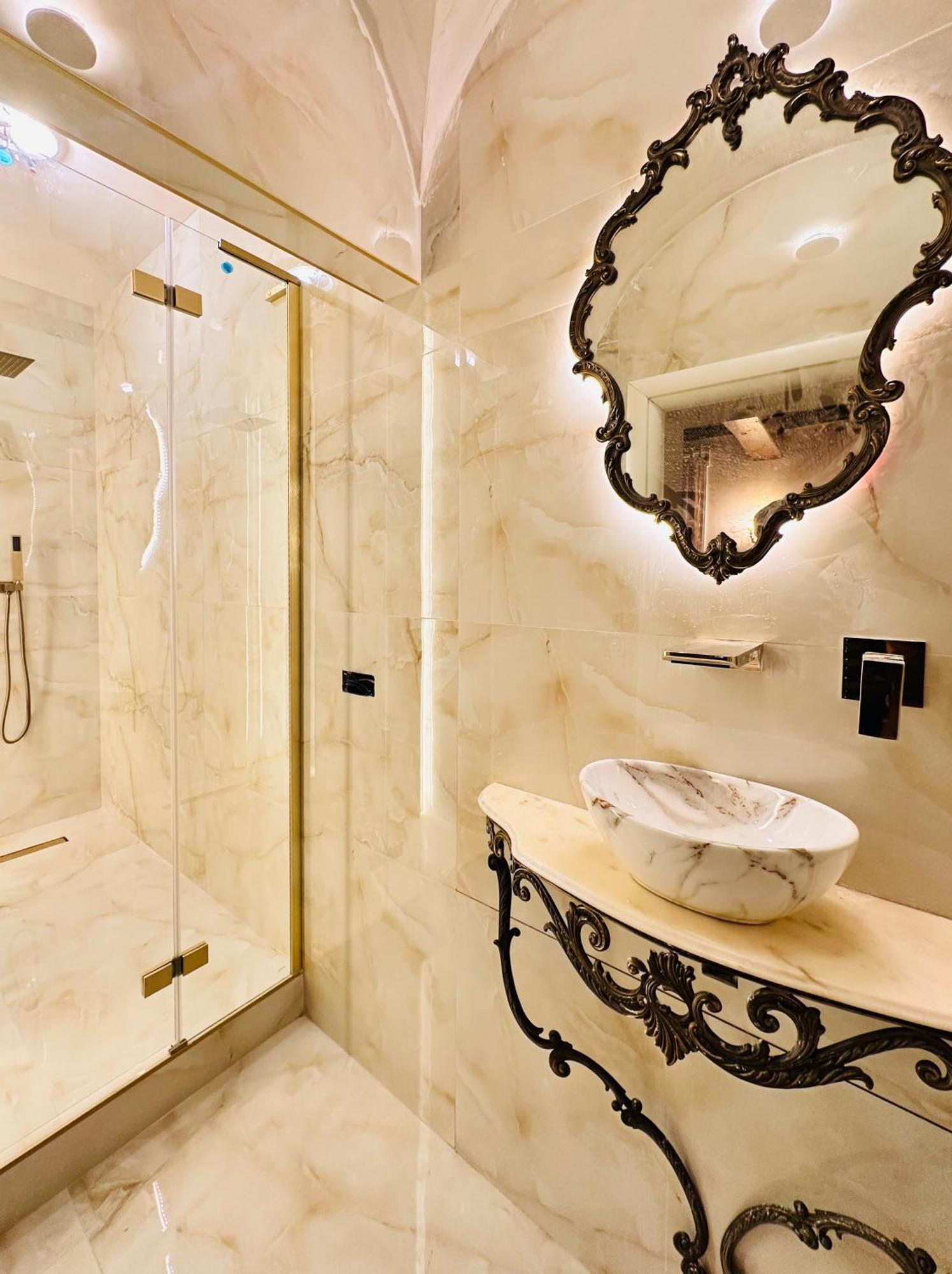 Trevi Fountain Elegant Appartement